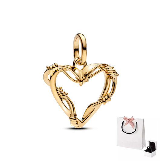 Dije Corazón Dorado con Diseño de Alambre